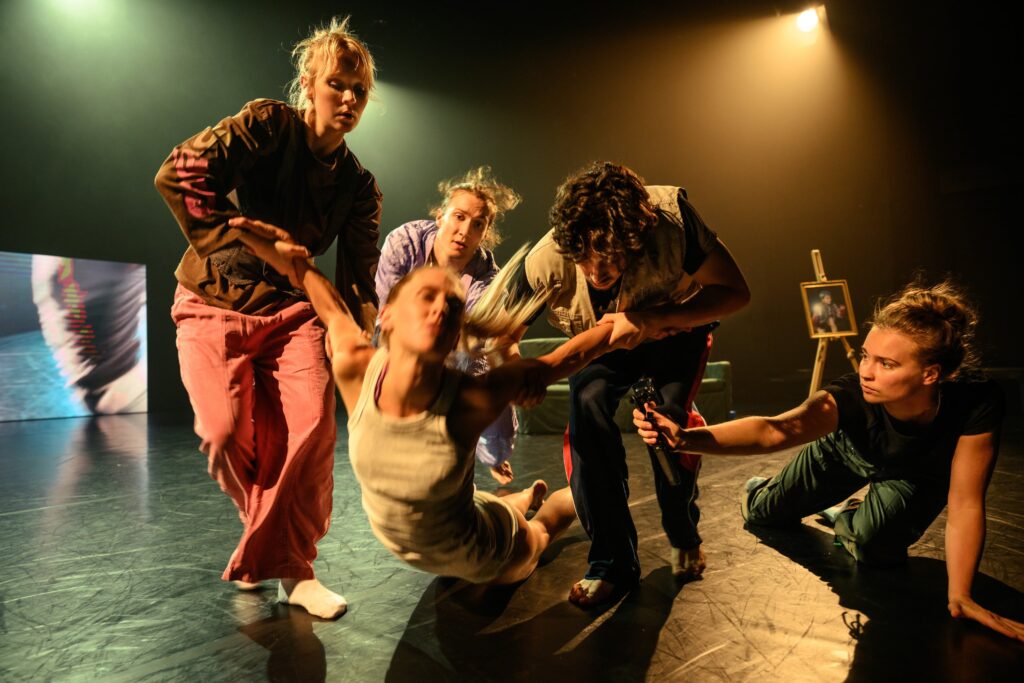 THE YOUTUBER, The Nordic Beasts dance theatre. Foto: Søren Meisner
