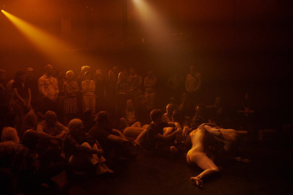 Bones & Stones, Theatercombinat hos Metropolis. Foto: Marine Gastineau