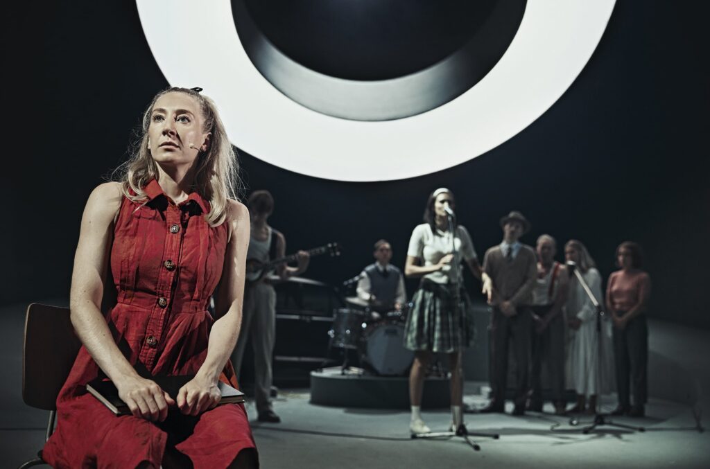 Tro, håb & kærlighed, Aarhus Teater. Foto: Emilia Therese