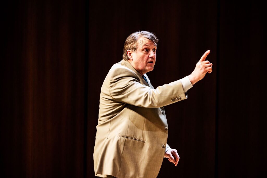 Jens Jørn Spottag som Peter Brixtofte i Peter af Farum på Folketeatret Foto: Büro Jantzen