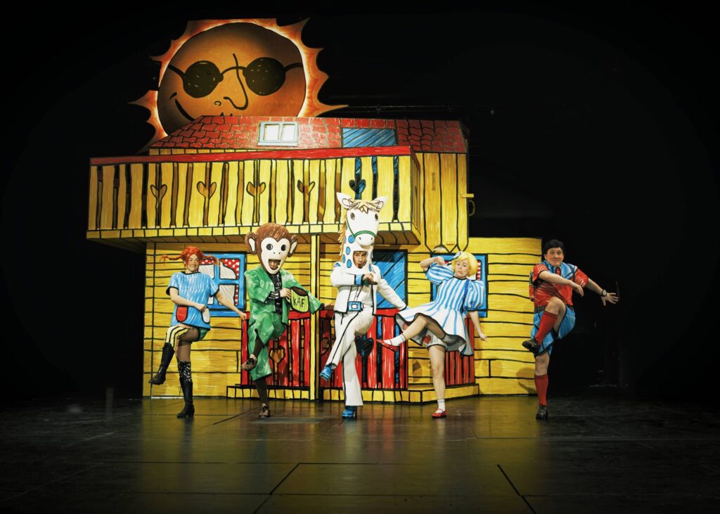 Ditte Marie Walter Thygesens scenografi og kostumer i Pippi Langstrømpe, Aalborg Teater. Foto: Rumle Skafte