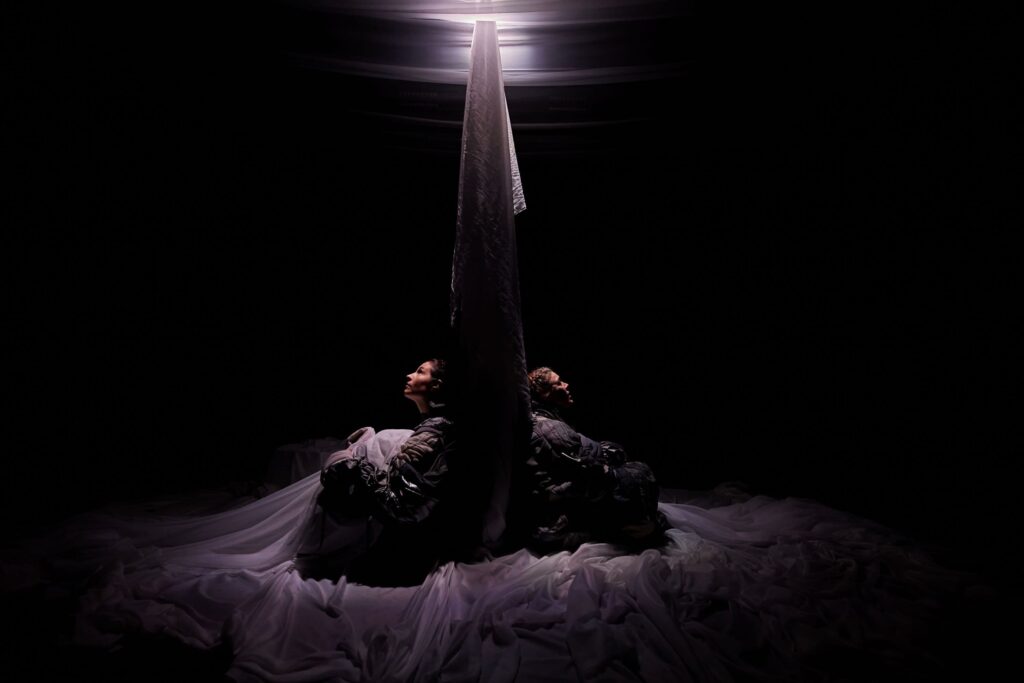 Kaskelotternes Sang - Teatret Møllen: Foto: Søren Hasselgaard Skaanning.