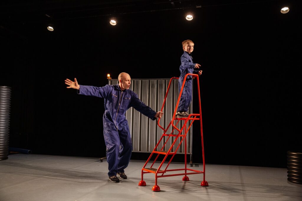 Aaben Dans. The Show for Young Men. Dansere Ole Birger Hansen og Hans Humble Lichtenberg.Foto: Ditte Valente.