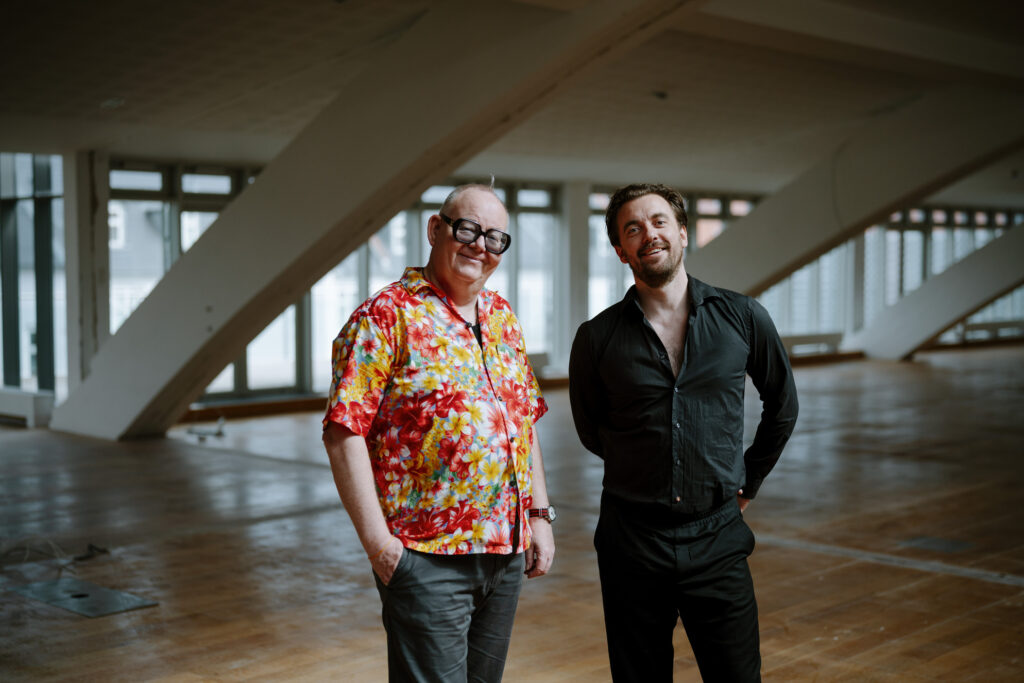 Københavns Dansers lederduo, Thomas Mieth og Ulrik Birkkjær, i deres nye København Danser Studios. Foto: Marcus Christensen.