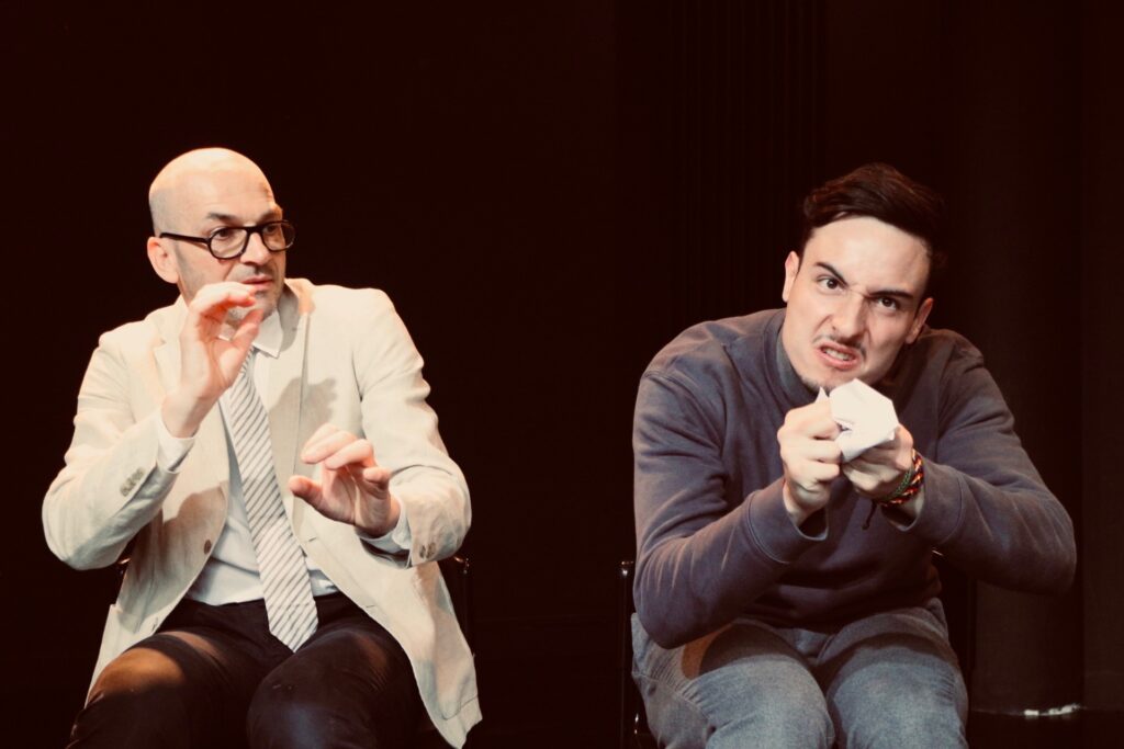 Fra forestillingen Careful Do Not Bend. Foto: Faulty Wire, 2024.