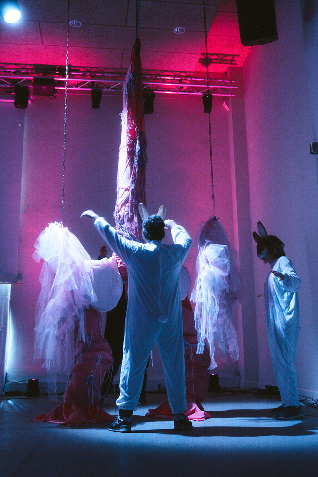 The Great Ägg Hunt af Alexandra Hallén og Scenatet spillede på SPOR Festival 2023. Foto: SPOR festival