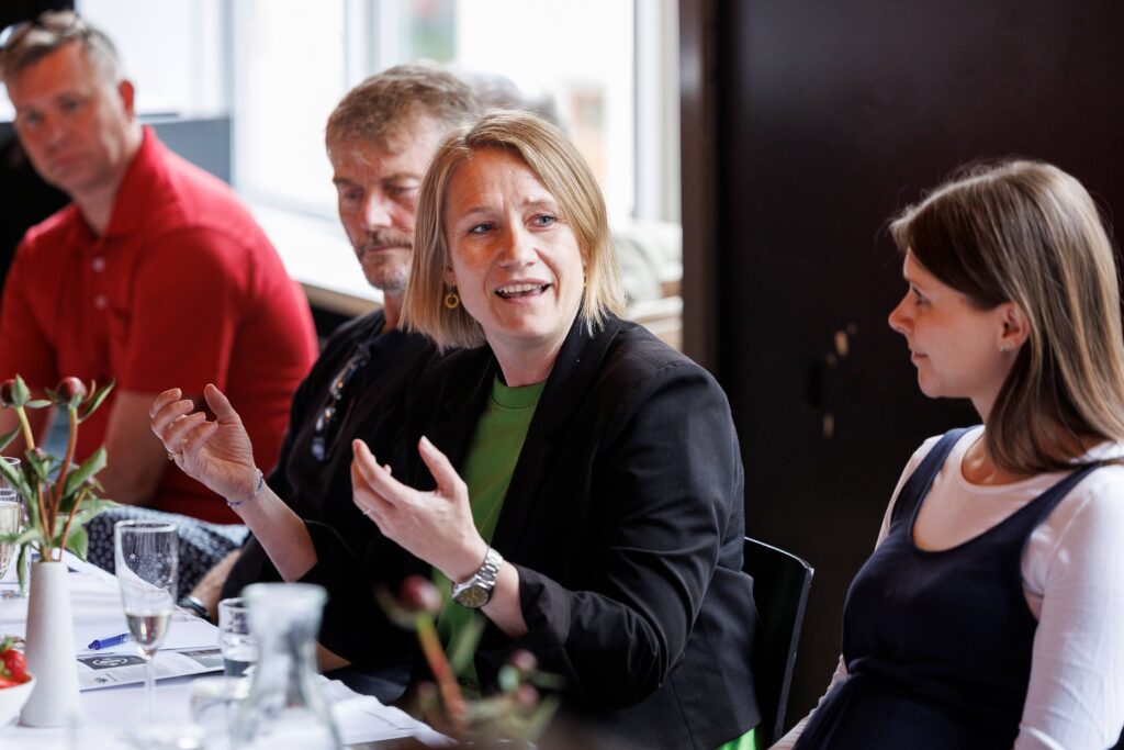 Bettina Nørkjær Franch (kandidat, Radikale). Scenekunstmøde på Teatret Svalegangen. Foto: Jesper Voldgaard.
