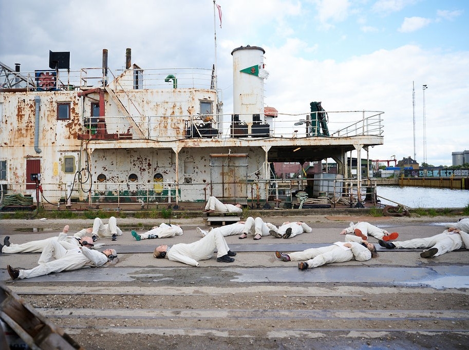 Nana-Francisca Schottländers This Is A Place to Rest. Performing Landscapes. Metropolis. Foto: Marine Gastineau.
