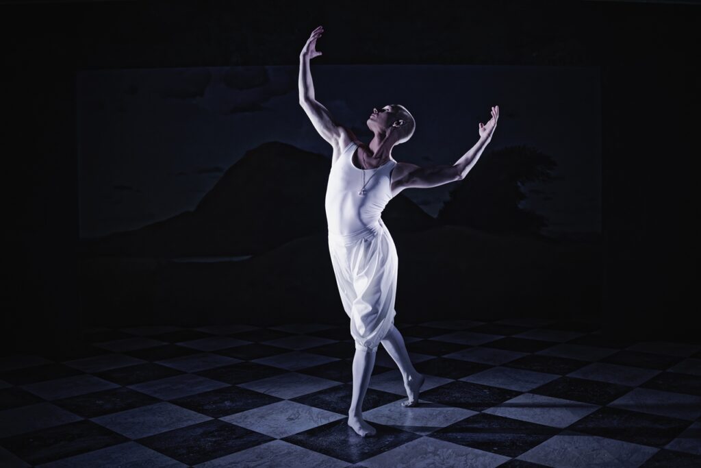 Mikkel Alexander Tøttrup som den bjergtagende Elverkonge