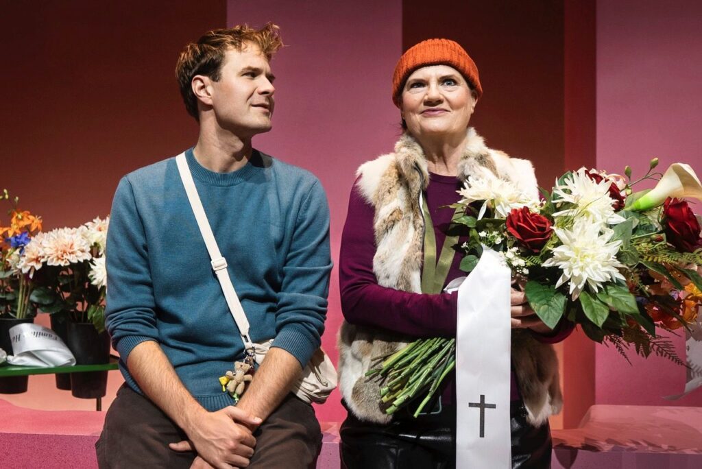 Magnus Haugaard og Tina Gylling Mortensen i Sat i verden på Det Kongelige Teater. Foto: Maria Albrechtsen Mortensen.