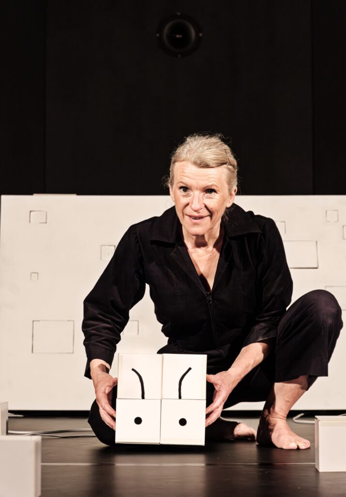 Se! af TeaterBLIK. Foto: TeaterBLIK