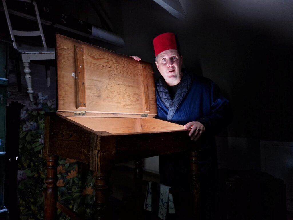 Teaternissens Kuffert med skuespiller Jesper Riefensthal. Foto: Michael Brøndum.