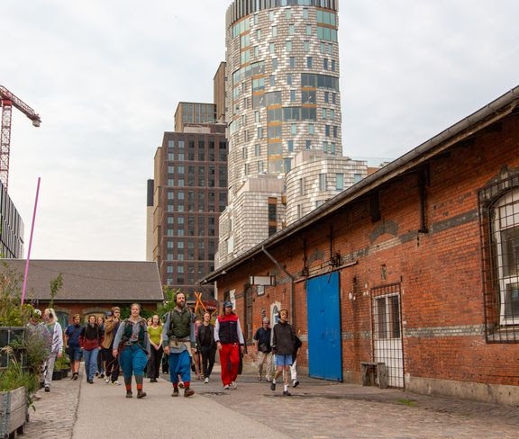Teater Fluks' forestilling Hjemstavn Sydhavn. Onsdag d. 19. november indtages Sydhavnen af scenekunstnere fra hele Region Midt. Foto: Mikkel Vognæs.