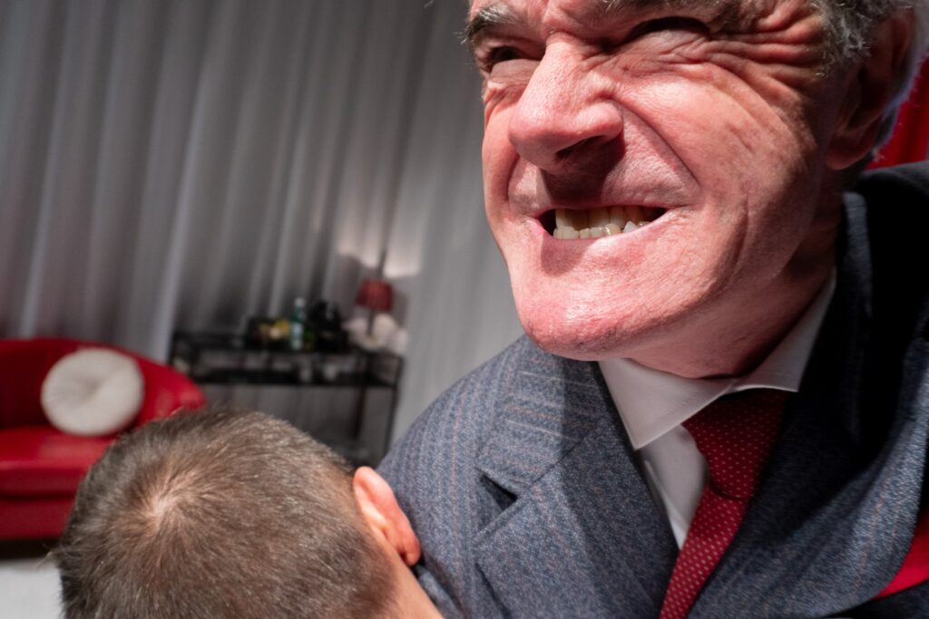 Ian Burns og Daniel Bambas i Dumb Show, That Theatre Company på Krudttønden. Foto: Rickard Södertstöm.