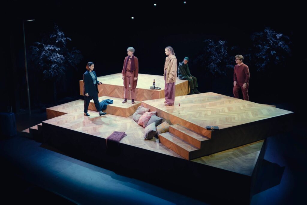 Alt det som er, Aalborg Teater. Foto: Rumle Skafte