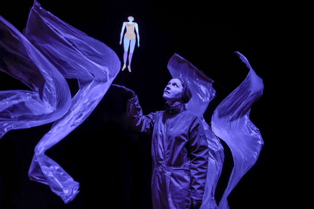 Anne Karina Nicolaisen i Stemmer vi ikke må glemme, C:NTACT og Livngstones Kabinet. Foto: Daniel Bødker Sørensen.