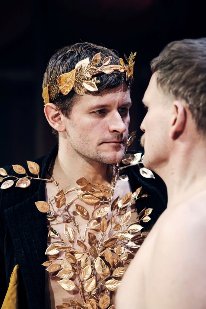 Troels Kortegaard Ullerup og Jakob Hannibal i Mythos på Teater Nordkraft. Foto: Martin Høyer Poulsen.