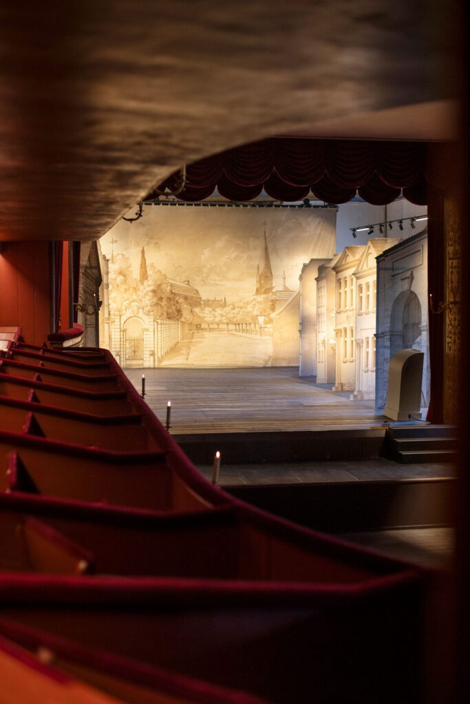 Scenerummet på det nyrestaurerede Hofteater. Foto: Teatermuseet.