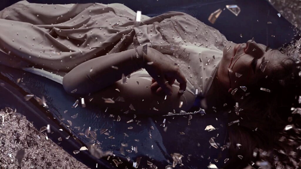 Jumping fra Seven Deaths af Marina Abramovic i Cisternerne. Foto: Stillbillede.