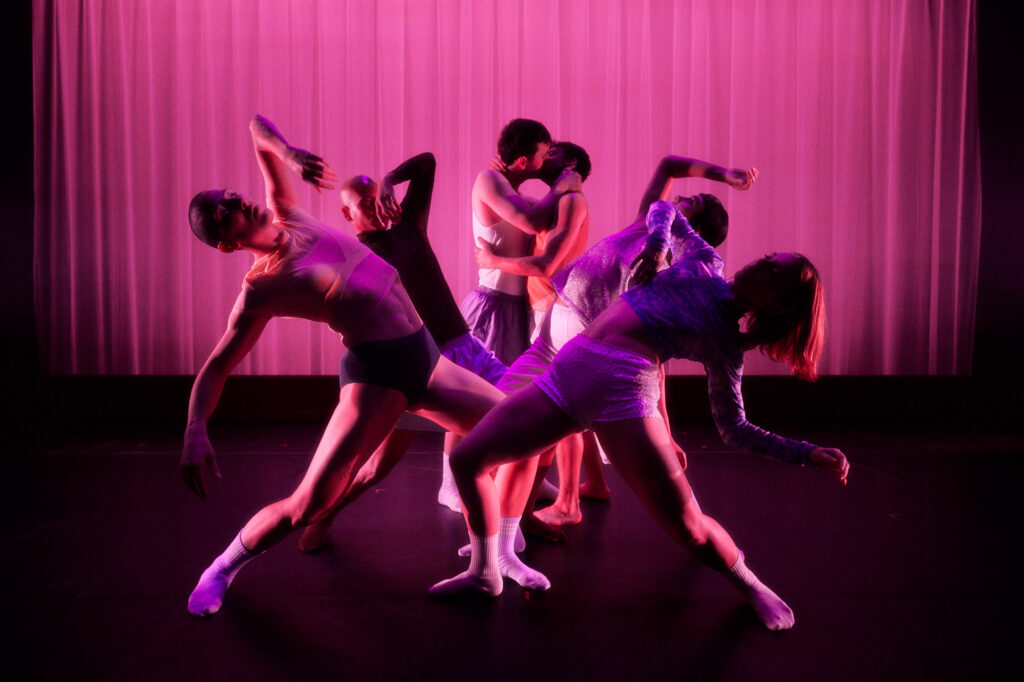 Dancing on my own, Holstebro Dansekompagni. Foto: André Hansen