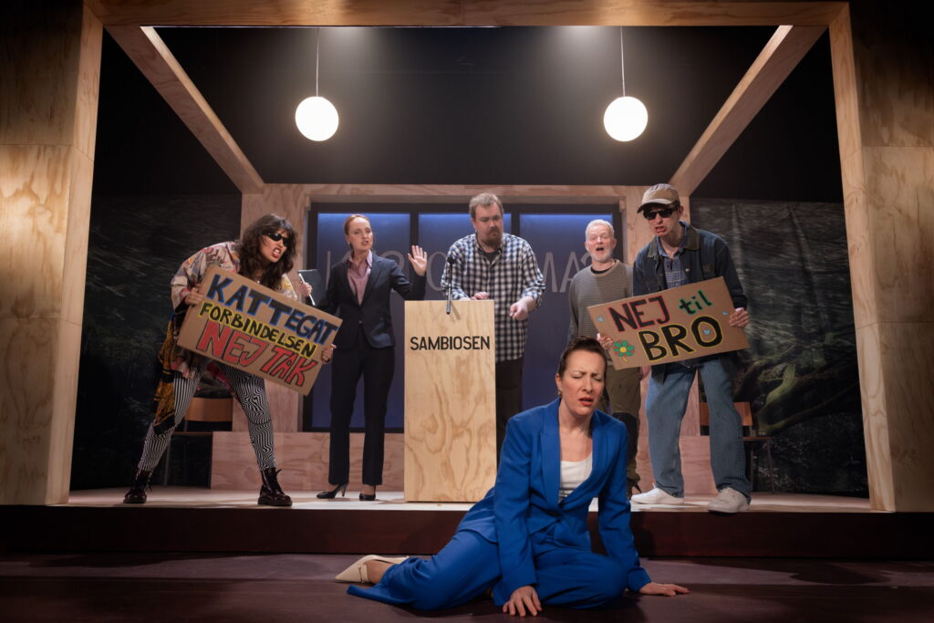 Anders Jul Fristrup Andersen i Kattegatforbindelsen på Teatret Svalegangen. Foto: CREATIVE ZOO, MONTGOMERY.
