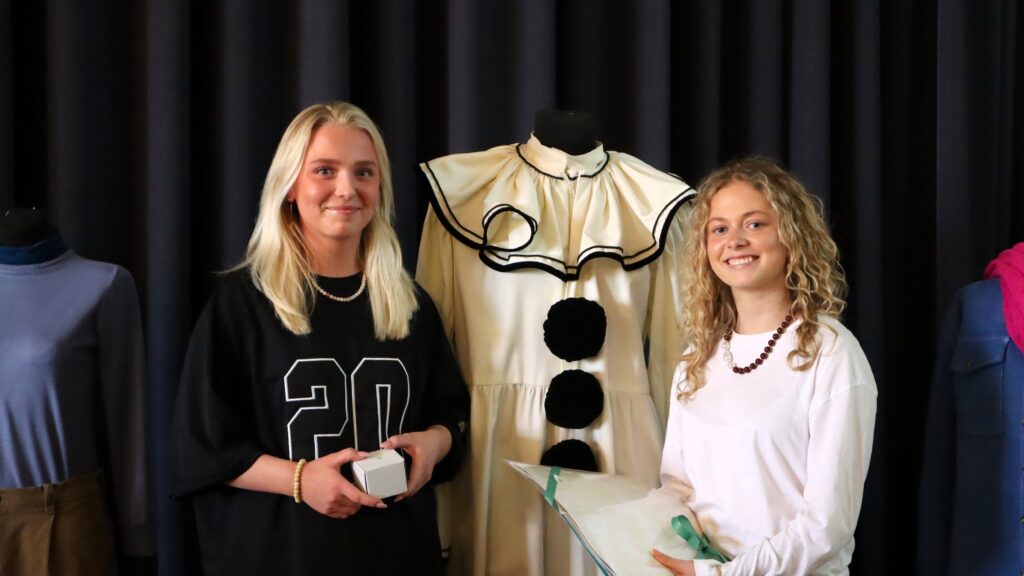 Signe og Mathilde fra Randers Statsskole vandt publikum- og juryprisen for bedste nye format, Foto Cecilie Madsen