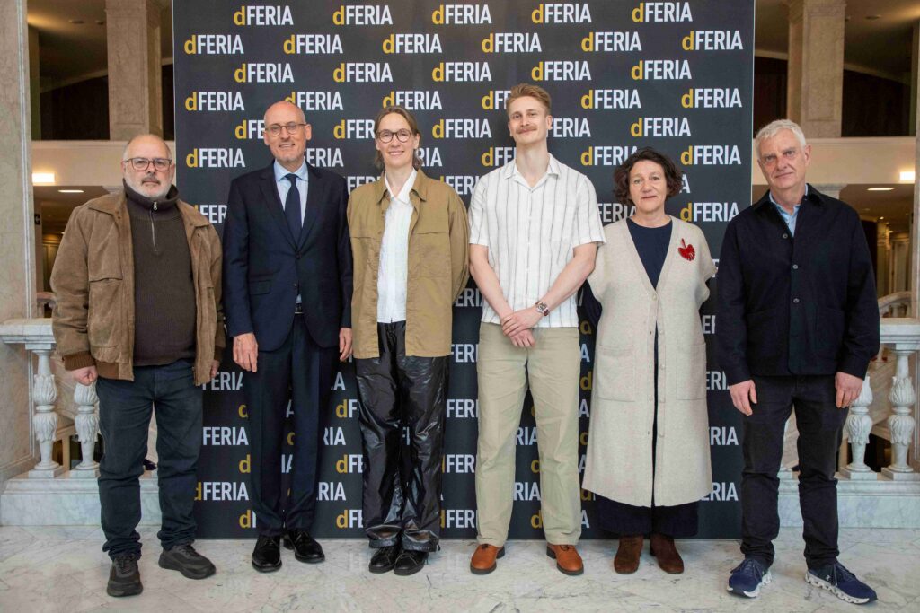 dFERIA Dansk fokus. Foto: Gorka Bravo. Fra ve: Direktør Norka Chiapusso, ambassadør Michael Braad, Dansk kunstfonds Laura Navndrup Black og Lau Tobias Tronegård-Madsen. Sarah Maria Brogantes, Attache for Politiske anliggender, Den Danske Ambassade i Madrid og Jaime Otamendi, adm. direktør for Donostia Kultura. Foto: Foto: Gorka Bravo.