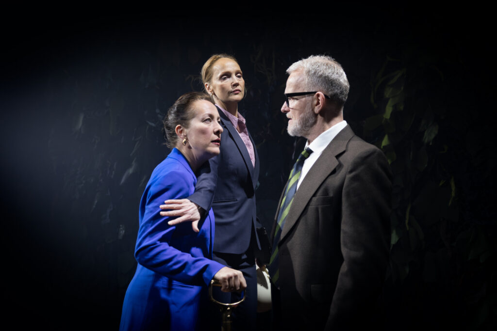 i Kattegatforbindelsen på Teatret Svalegangen. Foto: Montgomery - Anders Teibel
