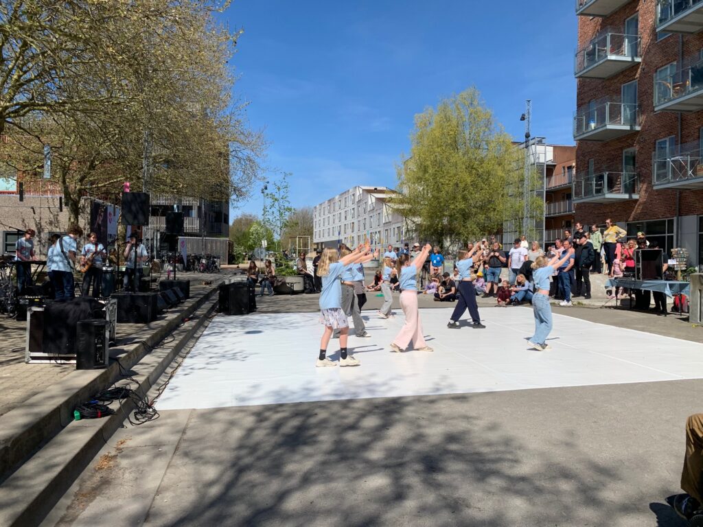 Bandet PÆL og SWOP dans. SWOP festrival hos Aaben Dans. Foto: Dorte Grannov Balslev.