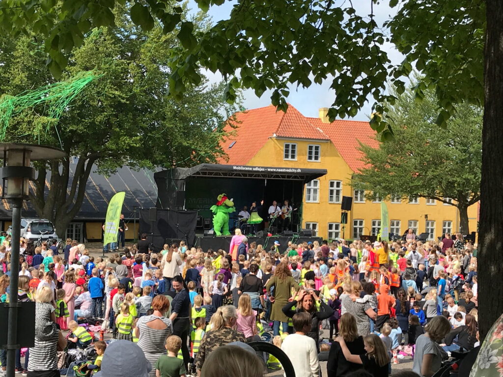 2100 børn fra Næstved Kommunes dagtilbud og skoler deltager i åbningen af Børnekulturfestivalen.