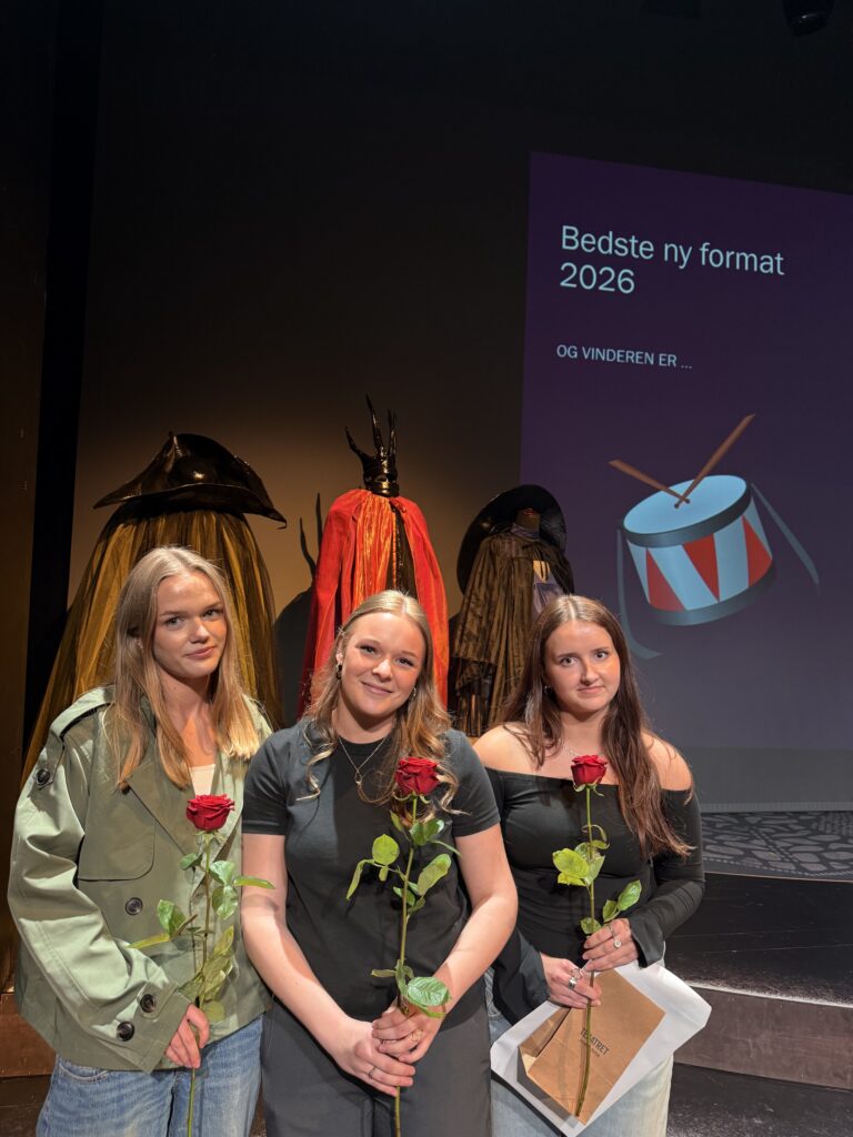 Prisen for bedste nye format fra juryen og publikum gik til Alberte Møller Jakobsen, Lea Katrine Holm Brøner og Marie Lund Thomsen fra Støvring Gymnasium for Rejseguide til Amadeus. Foto: Rumle Skafte