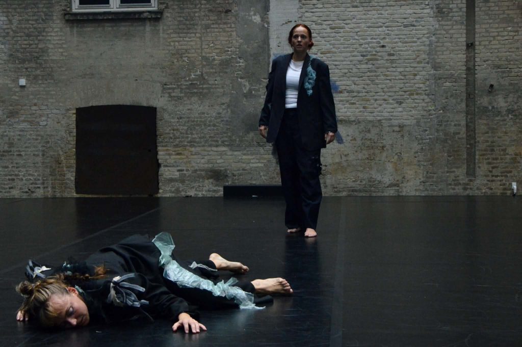 Blæk, Aarhus Dance Collective på Horsens Teaterfestival 2026. Foto: Julie Linder Hessellund
