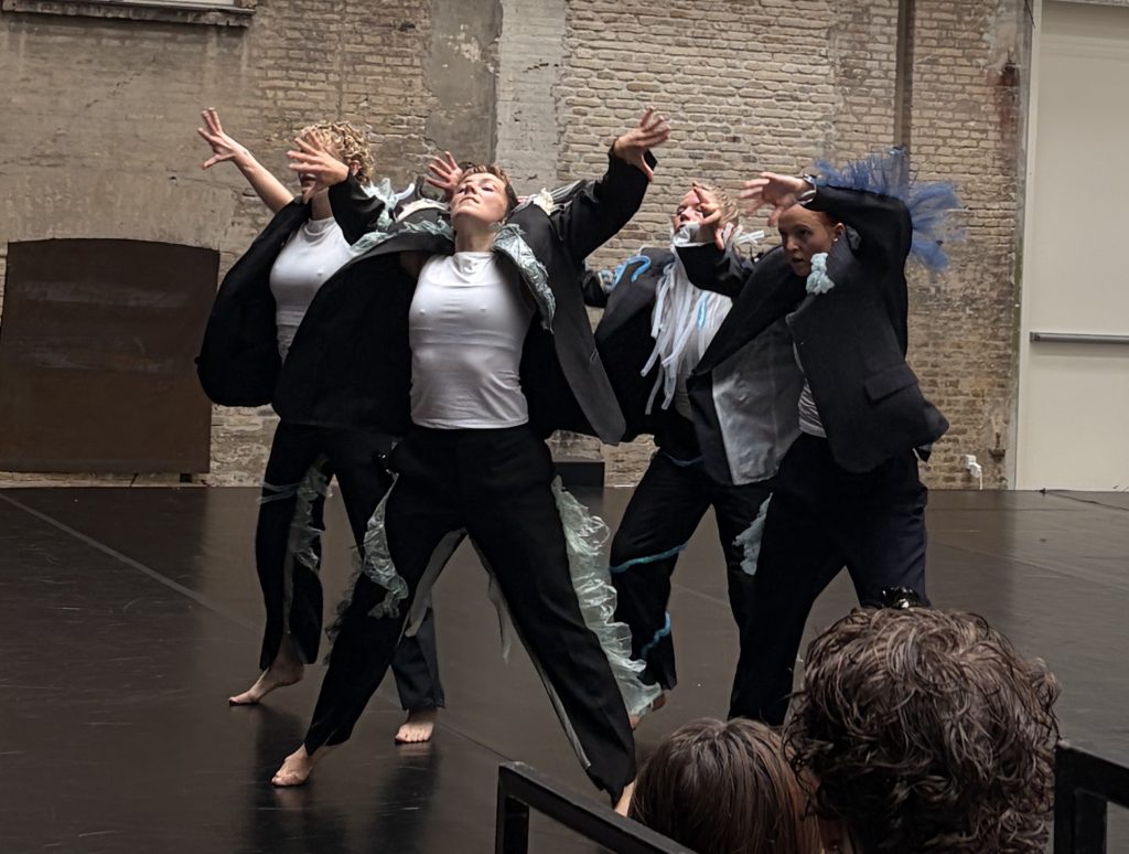 Blæk, Aarhus Dance Collective på Horsens Teaterfestival 2026. Foto: Emma Veggerby Laustsen
