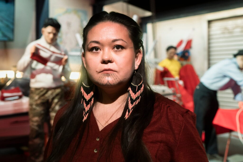 Carmina Guldmann i Meet yourself as a colonizer, Blaagaard teater. Foto: Maria Albrechtsen Mortensen.