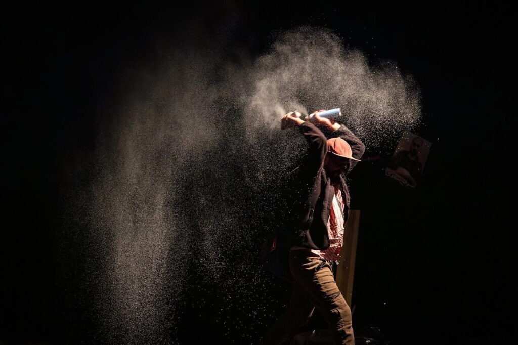 Ahmed Tobasi i Norges kolde sne i And Here I Am. Foto: Joubard Photography & Benjamin Lebellec.