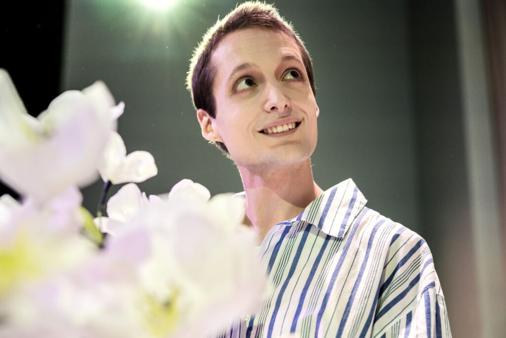 Rex Leonard som Karl/Tvebak i Brødrene Løvehjerte, Teatret Zeppelin. Foto: Camilla Winther.