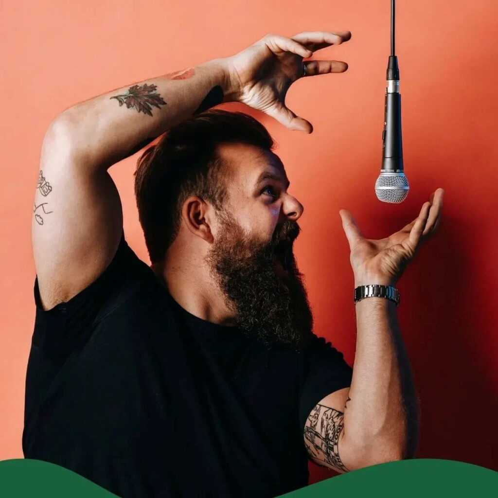 Søren Ladefoged modtog prisen for Årets Debutshow til Up Comedy Festval 2026. PR-foto.